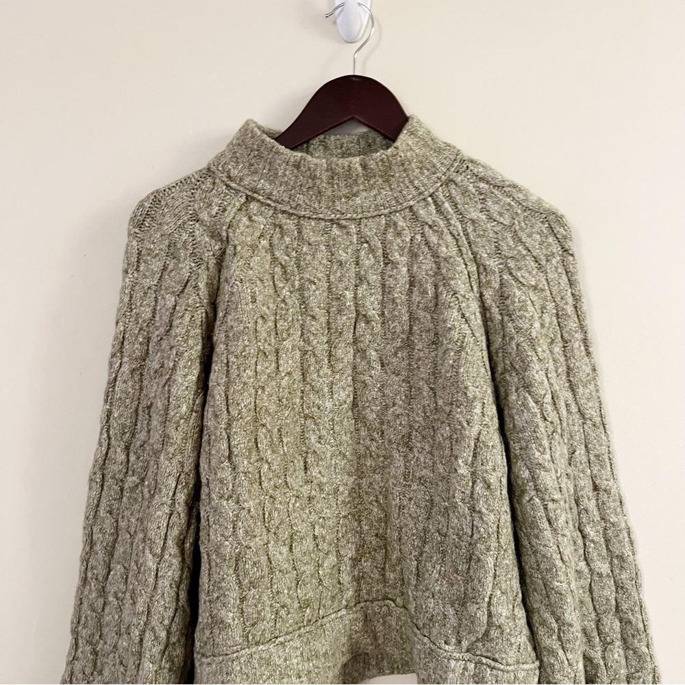 Free People Snow Bird Pullover Cable Knit Sweater Wide Sleeves Size Small - Picture 2 of 10